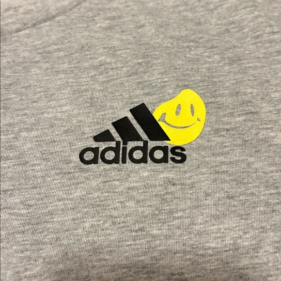 Boys Adidas & Nike long sleeve tees - Picture 3 of 9